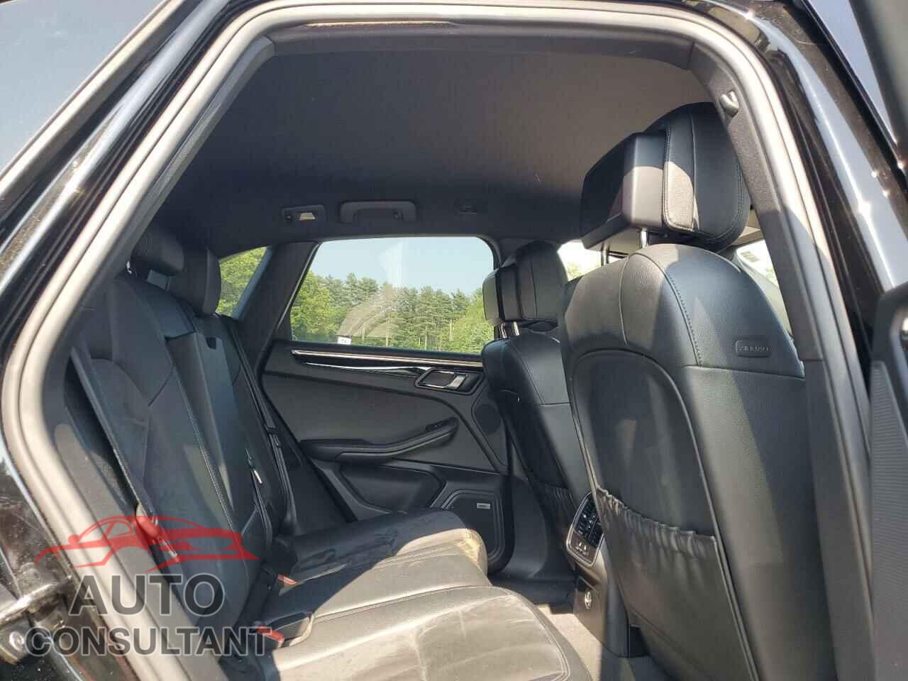 PORSCHE MACAN 2017 - WP1AA2A58HLB06826
