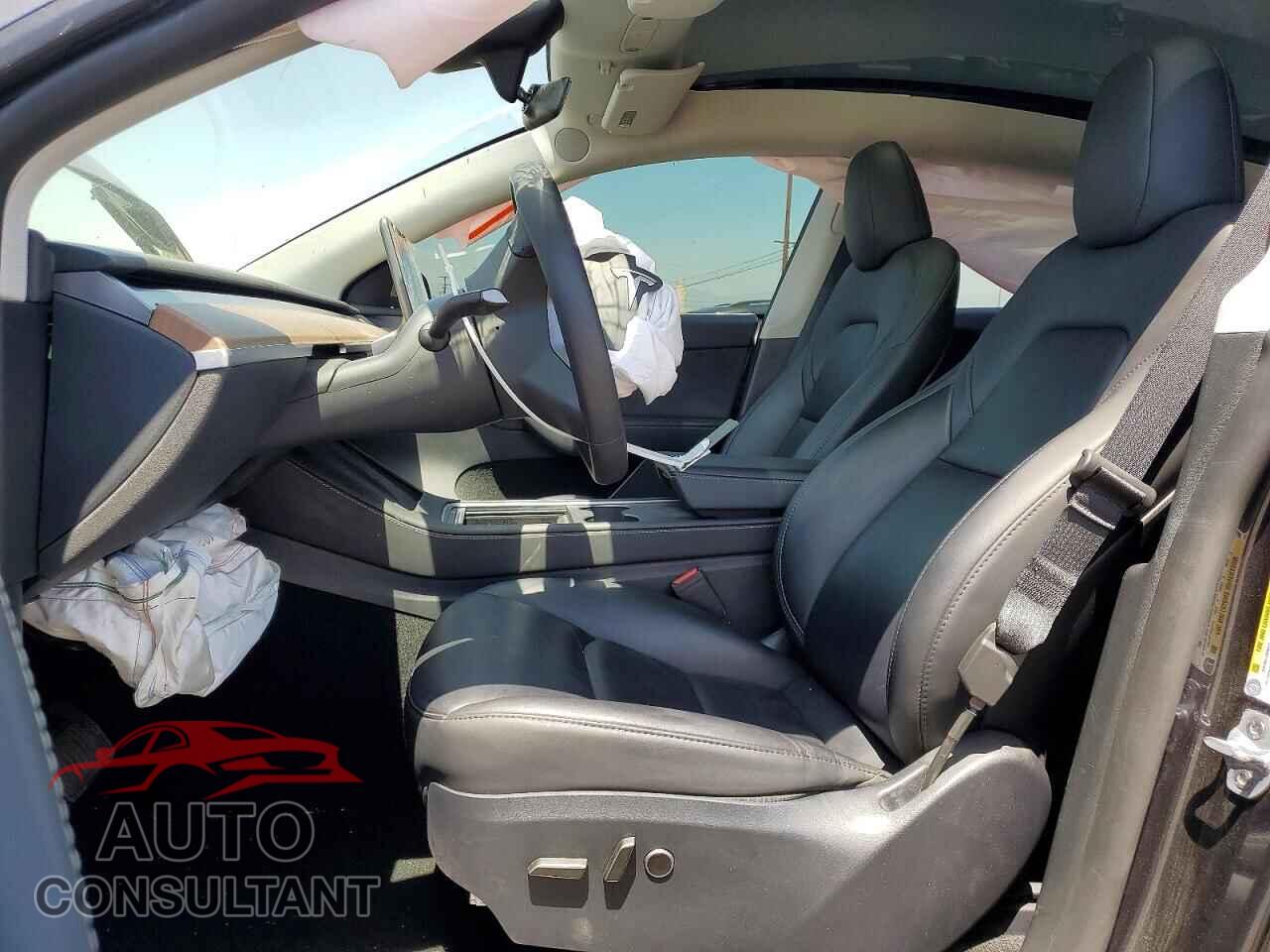 TESLA MODEL Y 2024 - 7SAYGDEE2RF089727