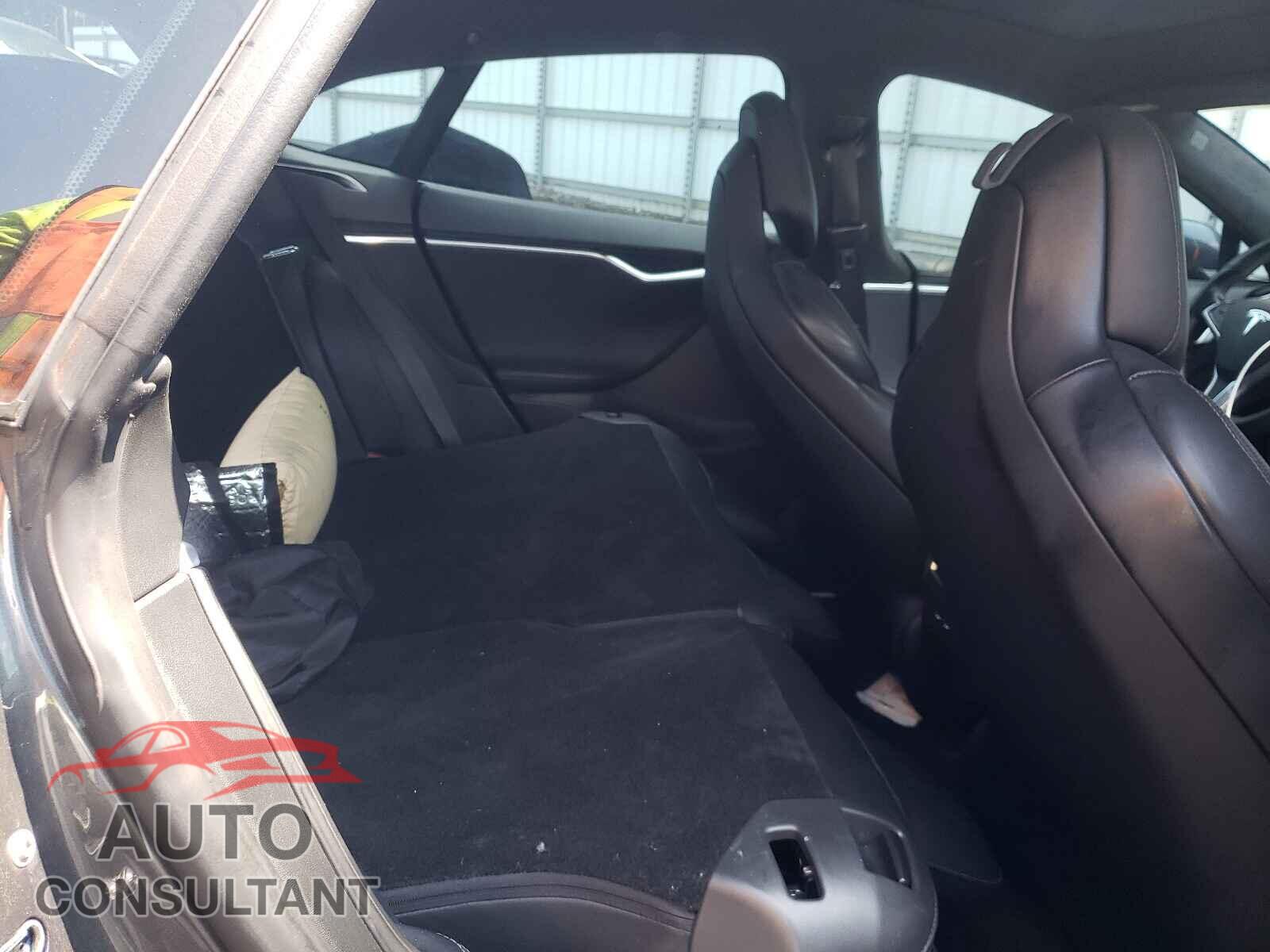 TESLA MODEL S 2017 - 5YJSA1E1XHF181263