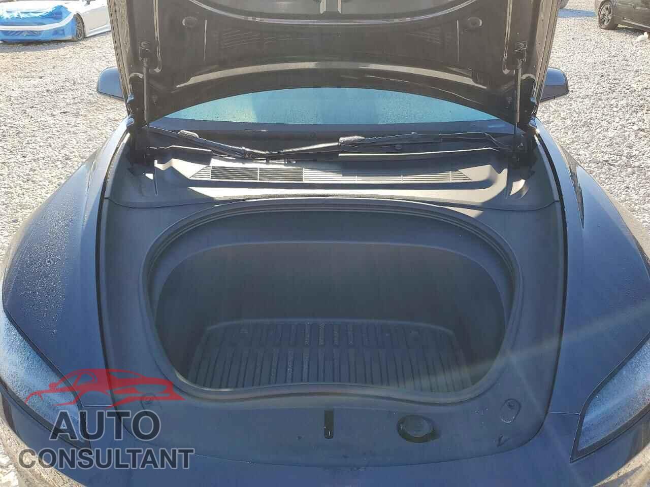 TESLA MODEL 3 2025 - 5YJ3E1EAXSF976149