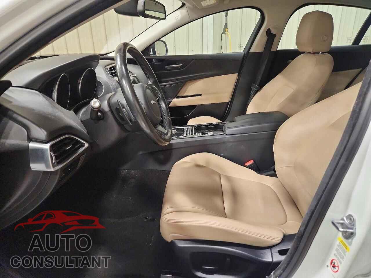 JAGUAR XE 2017 - SAJAJ4BV6HA971822