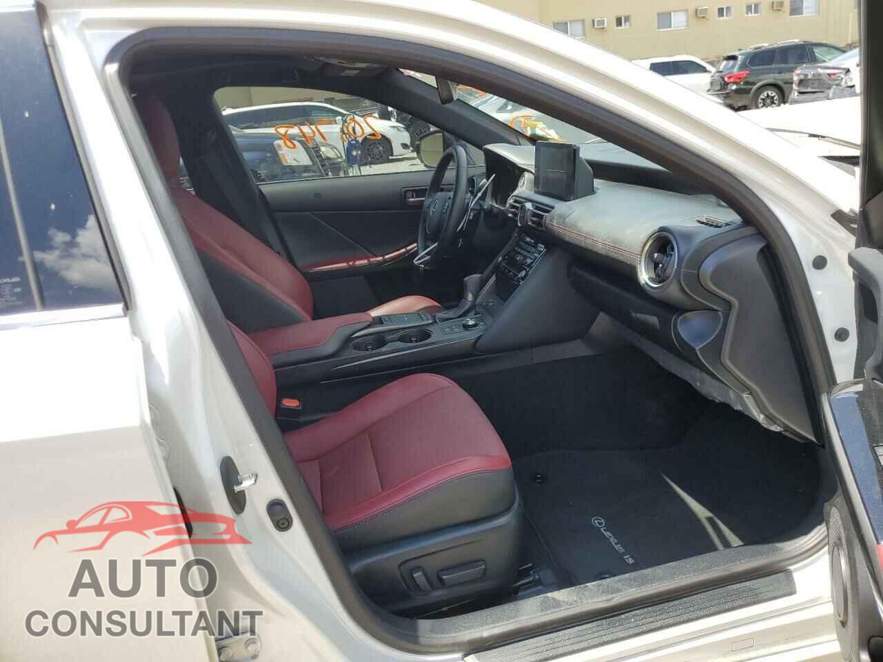 LEXUS IS 2021 - JTHCA1D27M5112751