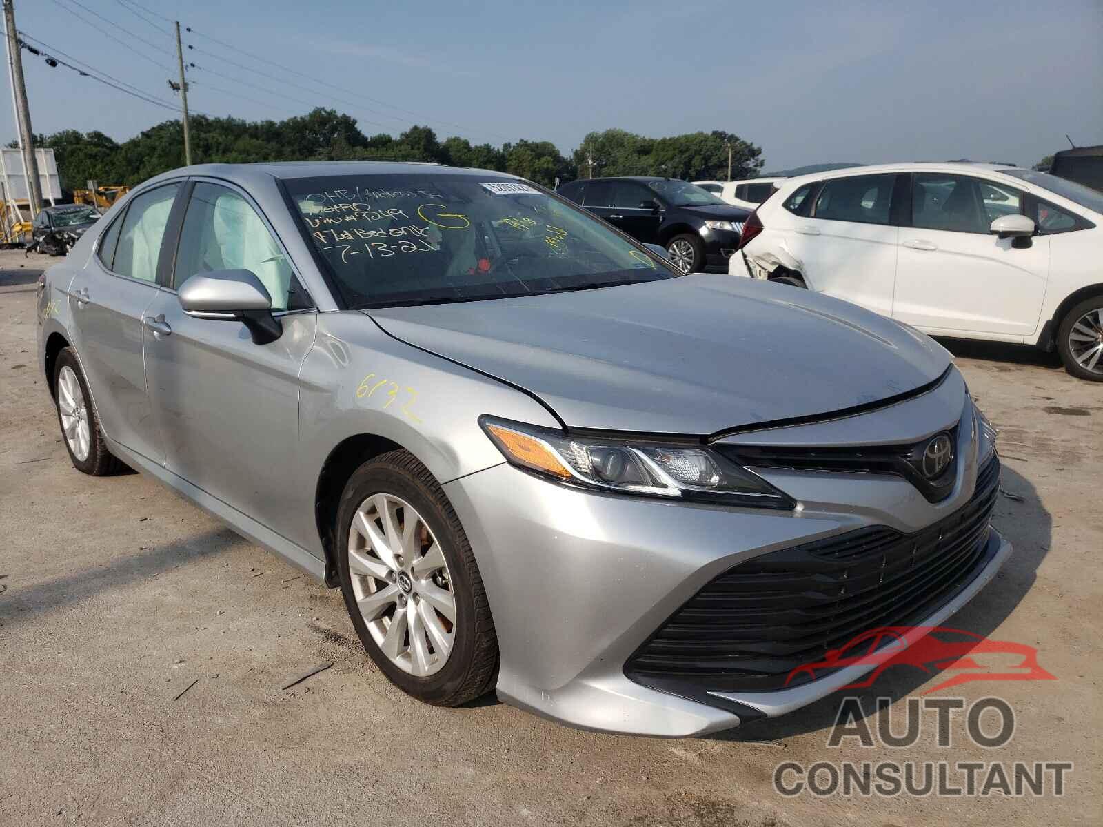 TOYOTA CAMRY 2018 - 4T1B11HK3JU539249