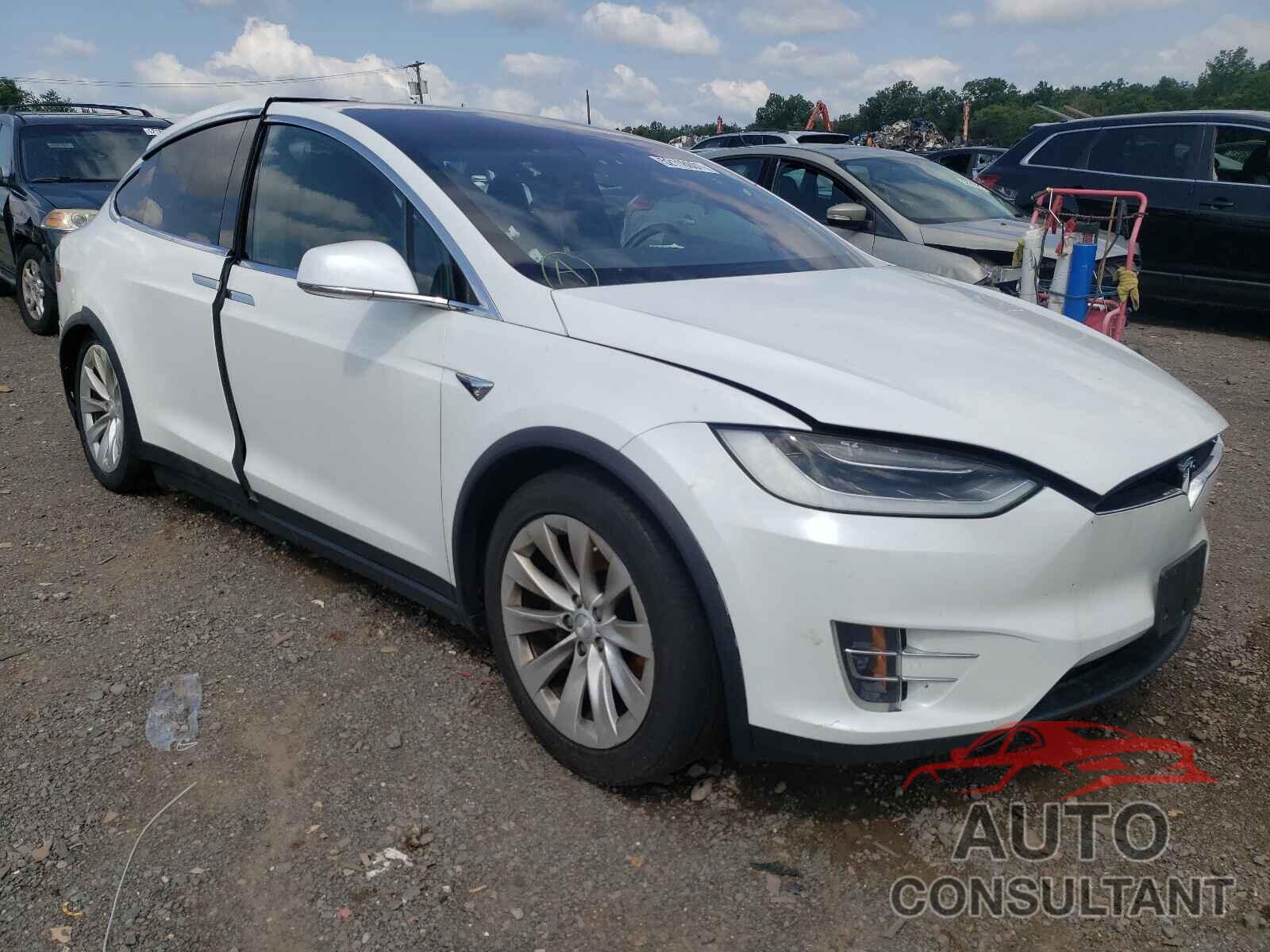 TESLA MODEL X 2017 - 5YJXCAE22HF034363