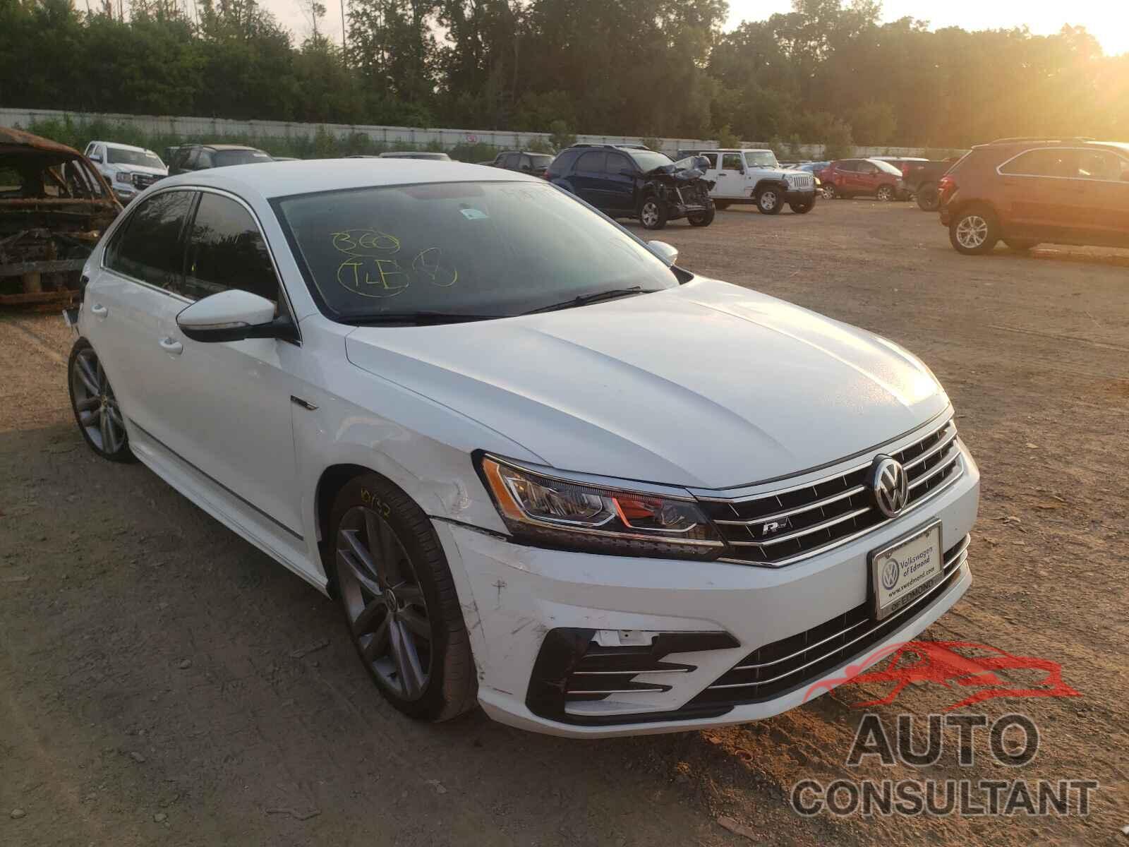VOLKSWAGEN PASSAT 2017 - 1VWDT7A30HC080417