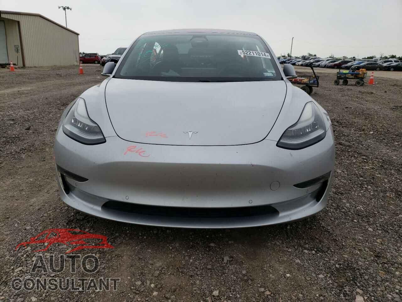TESLA MODEL 3 2018 - 5YJ3E1EA5JF008779