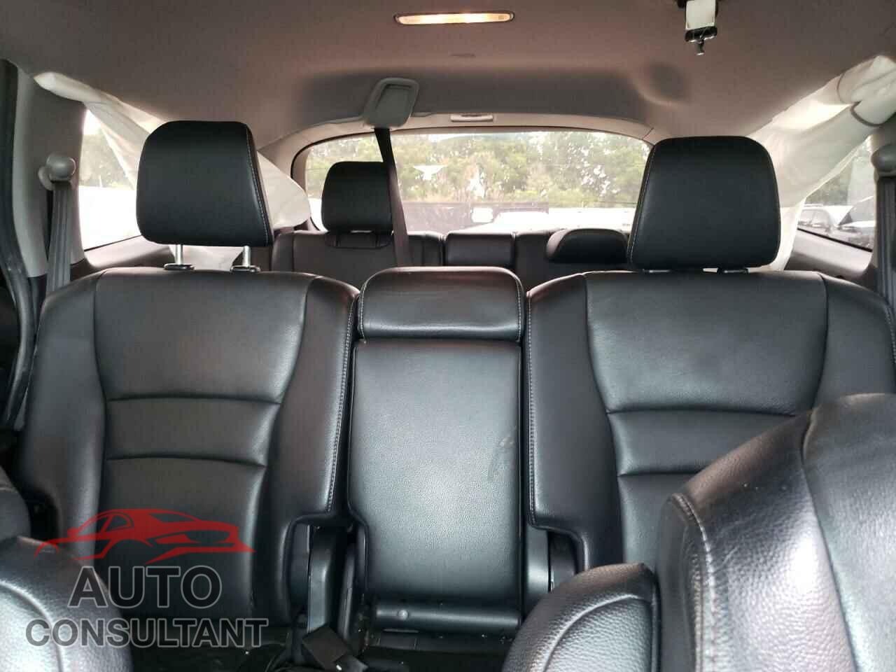 HONDA PILOT 2019 - 5FNYF6H96KB016862