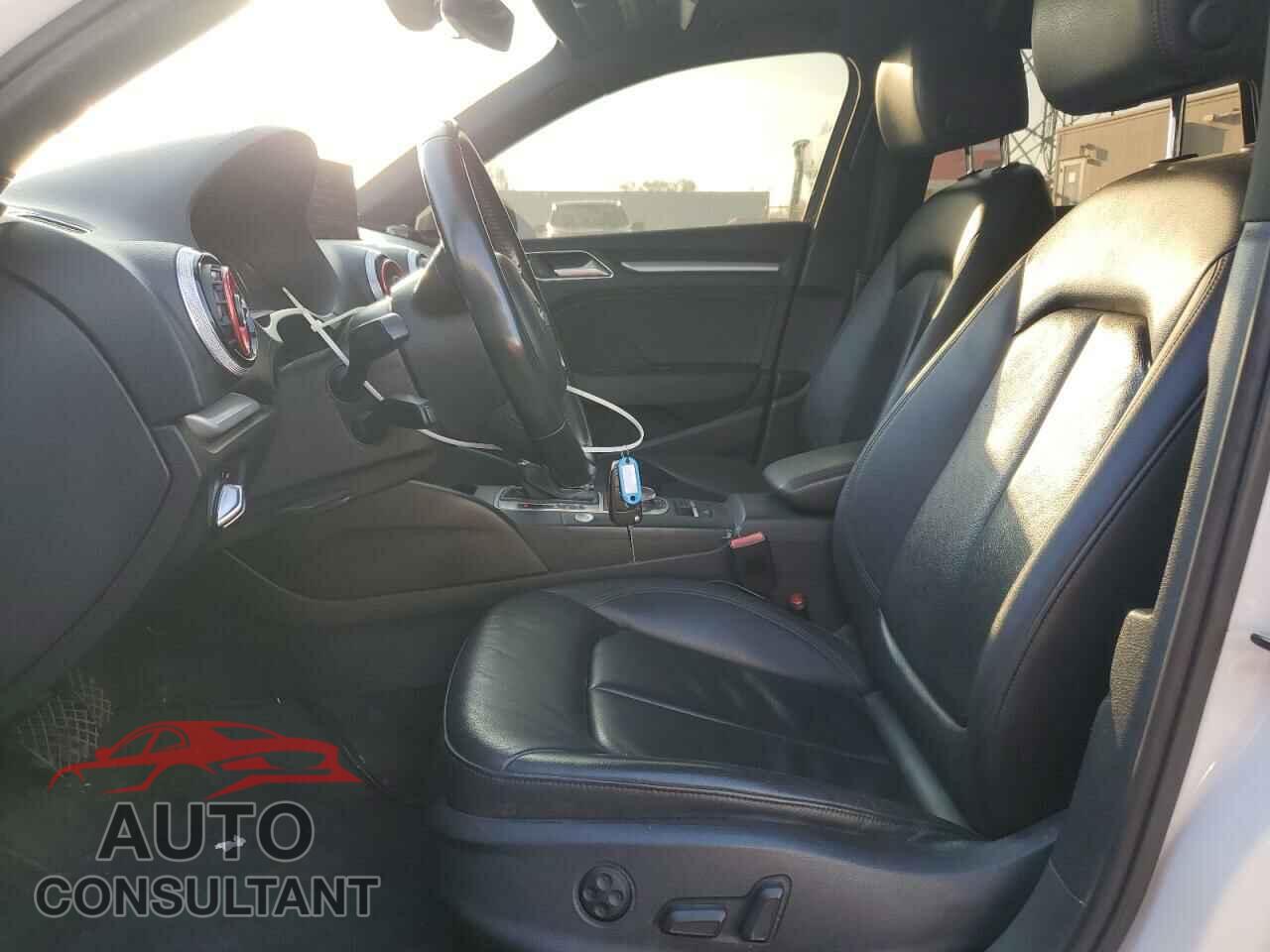 AUDI A3 2016 - WAUA7GFF5G1027572