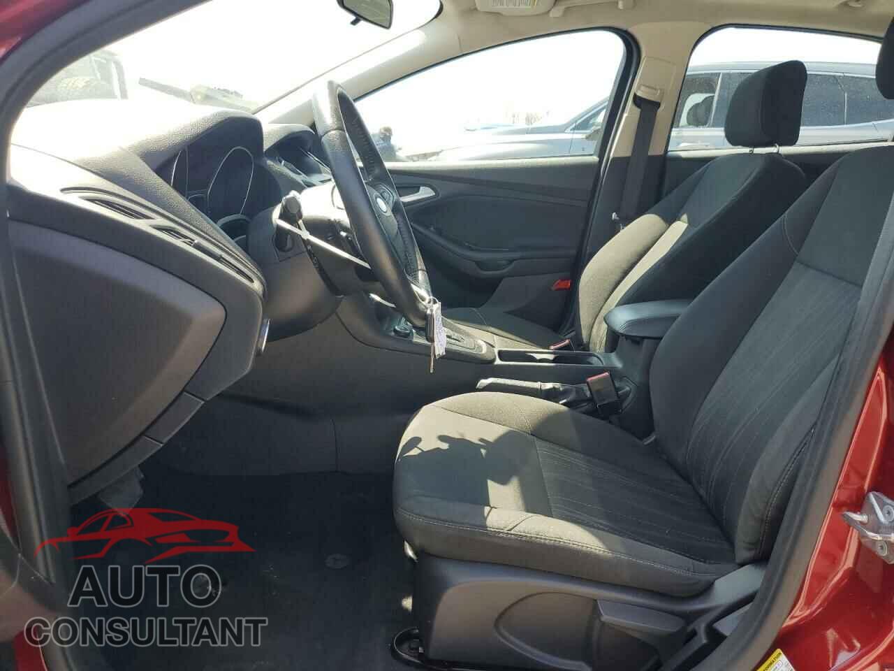 FORD FOCUS 2015 - 1FADP3F24FL213747