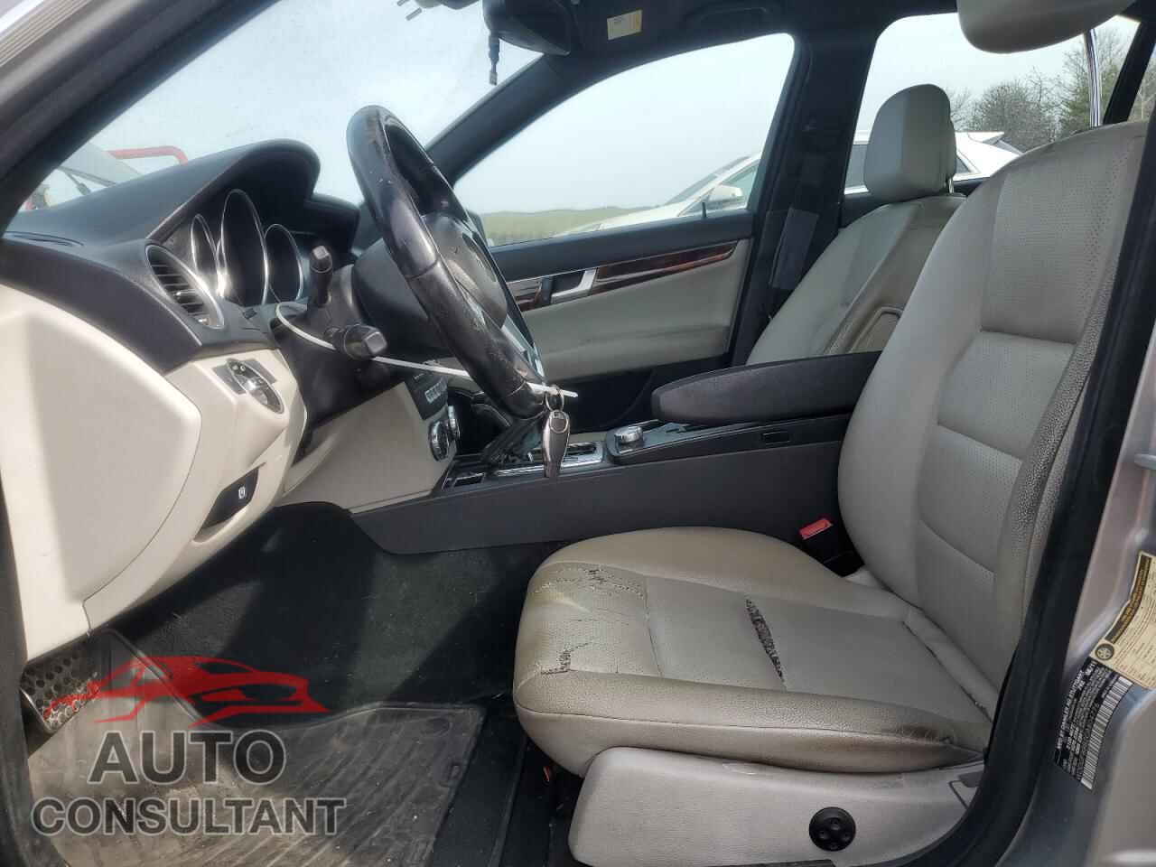 MERCEDES-BENZ C-CLASS 2012 - WDDGF8BB2CA604776