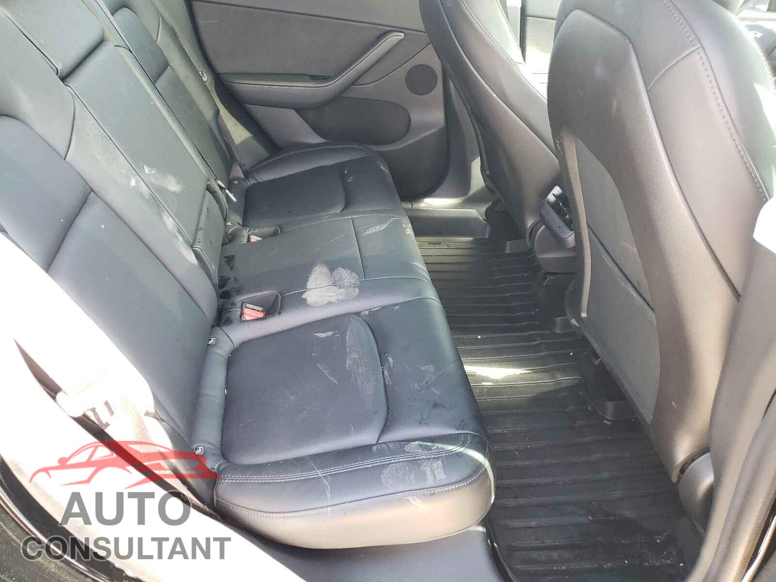 TESLA MODEL Y 2020 - 5YJYGDEE9LF017685
