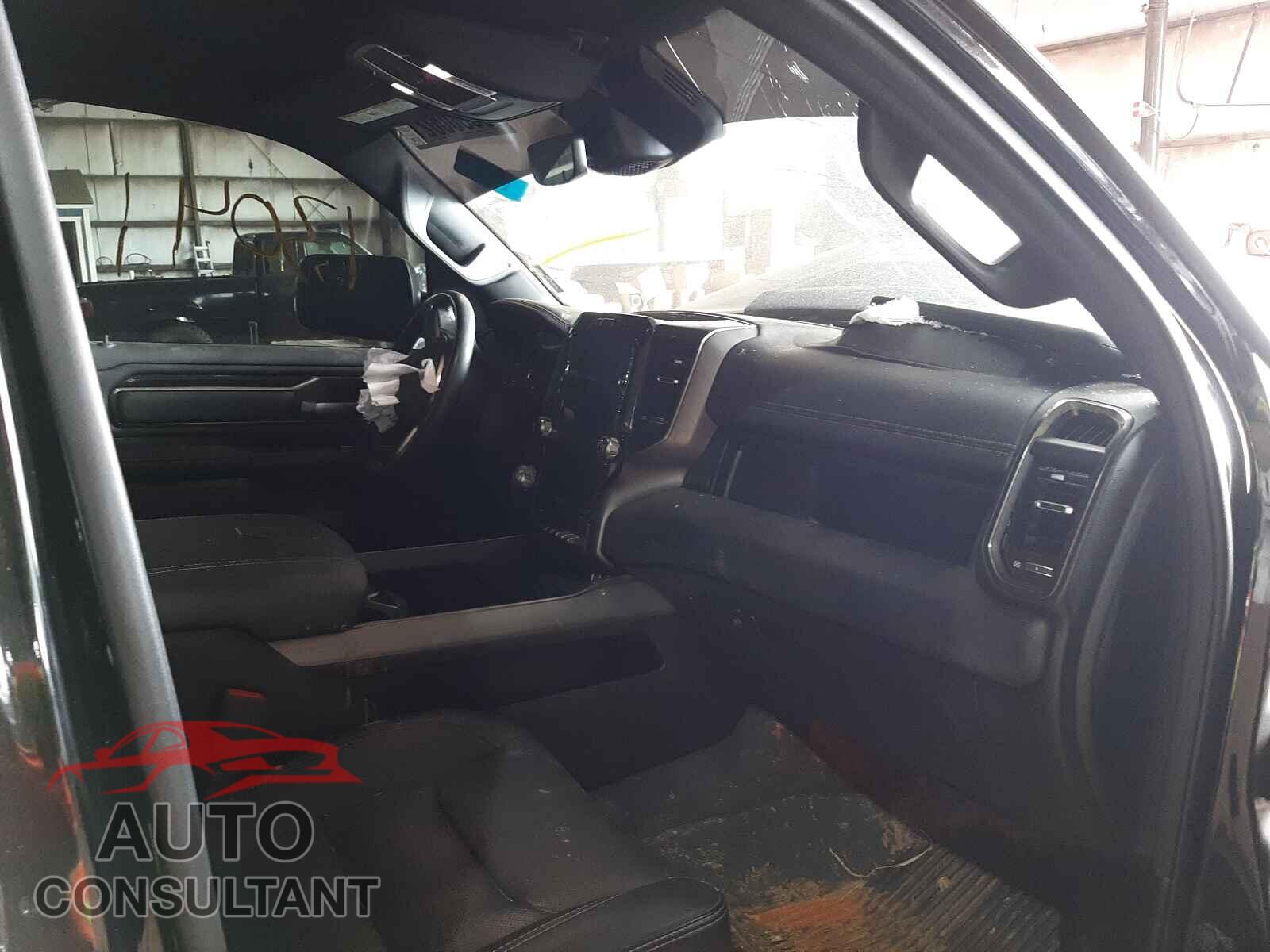 RAM 1500 2020 - 1C6SRFLT5LN320176