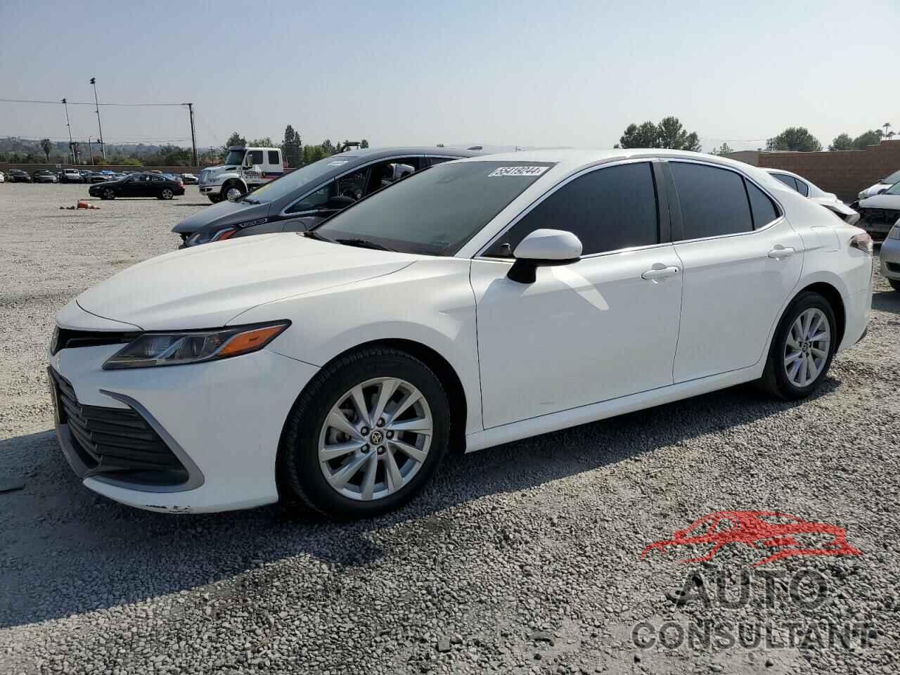 TOYOTA CAMRY 2021 - 4T1C11AK1MU443154