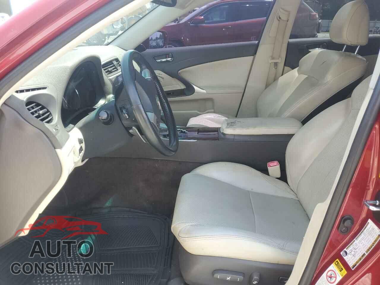 LEXUS IS 2011 - JTHCF5C20B5048141
