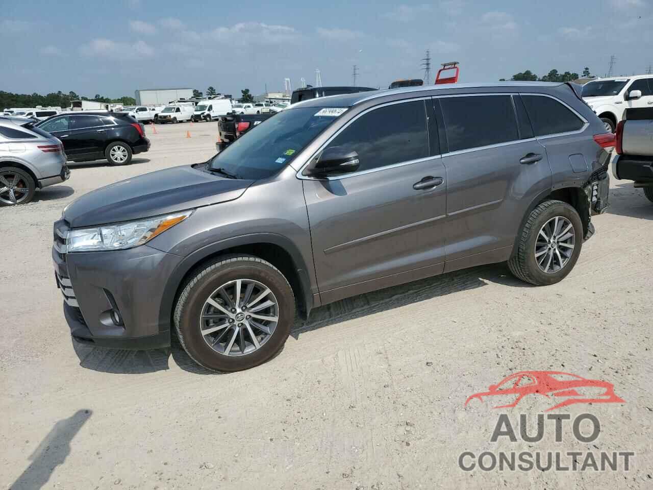 TOYOTA HIGHLANDER 2018 - 5TDKZRFH6JS528480