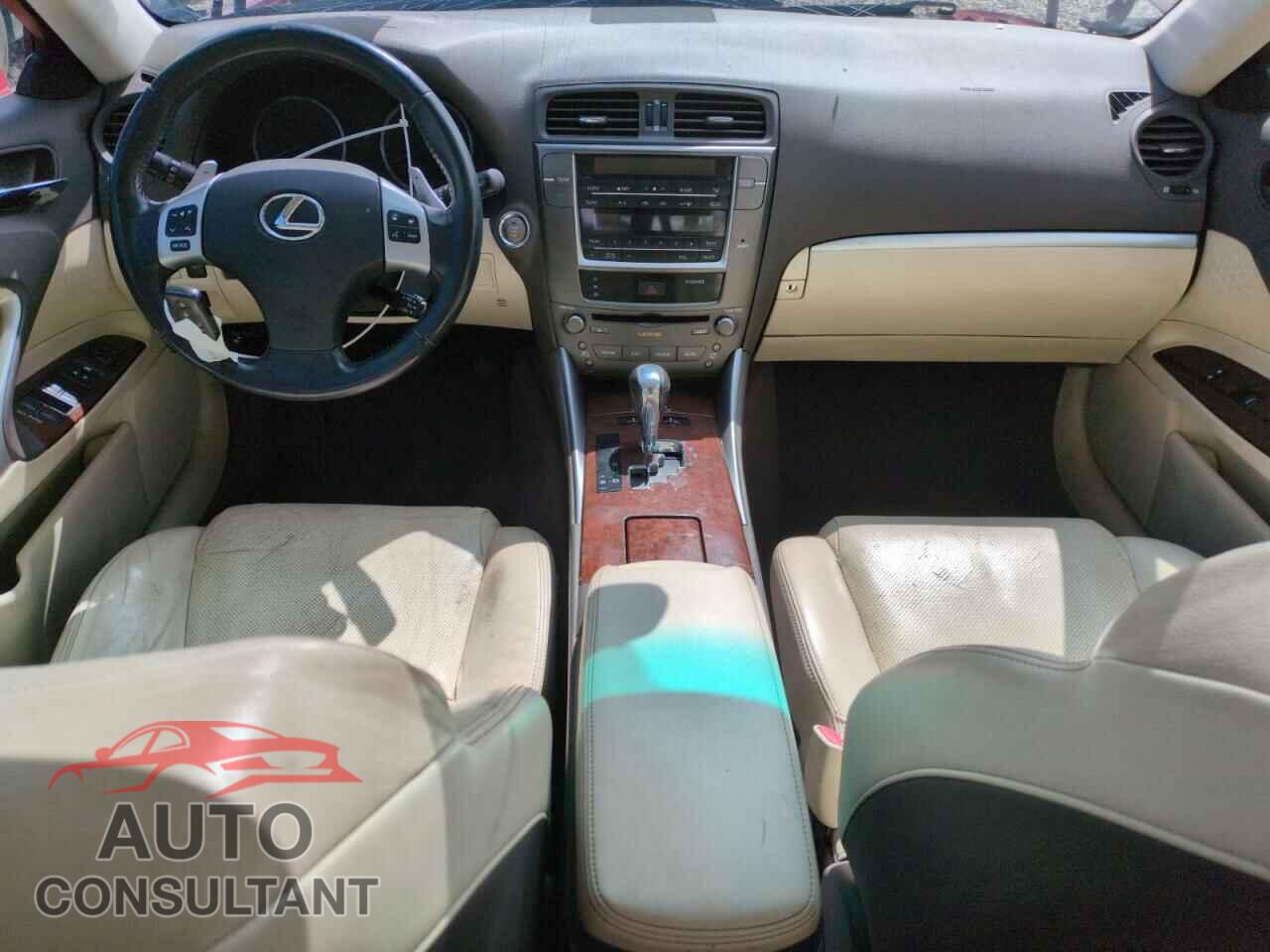LEXUS IS 2012 - JTHCF5C27C5059137