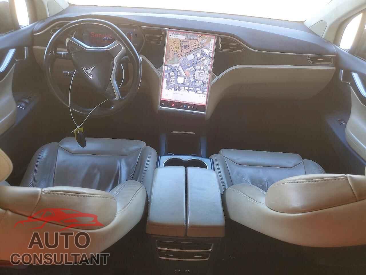 TESLA MODEL X 2017 - 5YJXCAE26HF044314