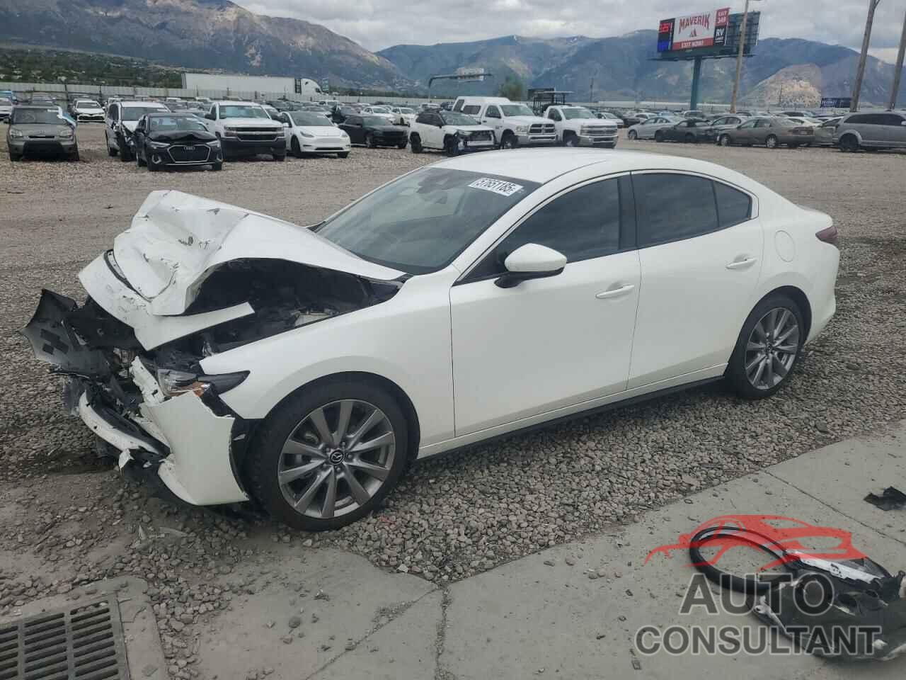 MAZDA 3 2019 - JM1BPACLXK1110986