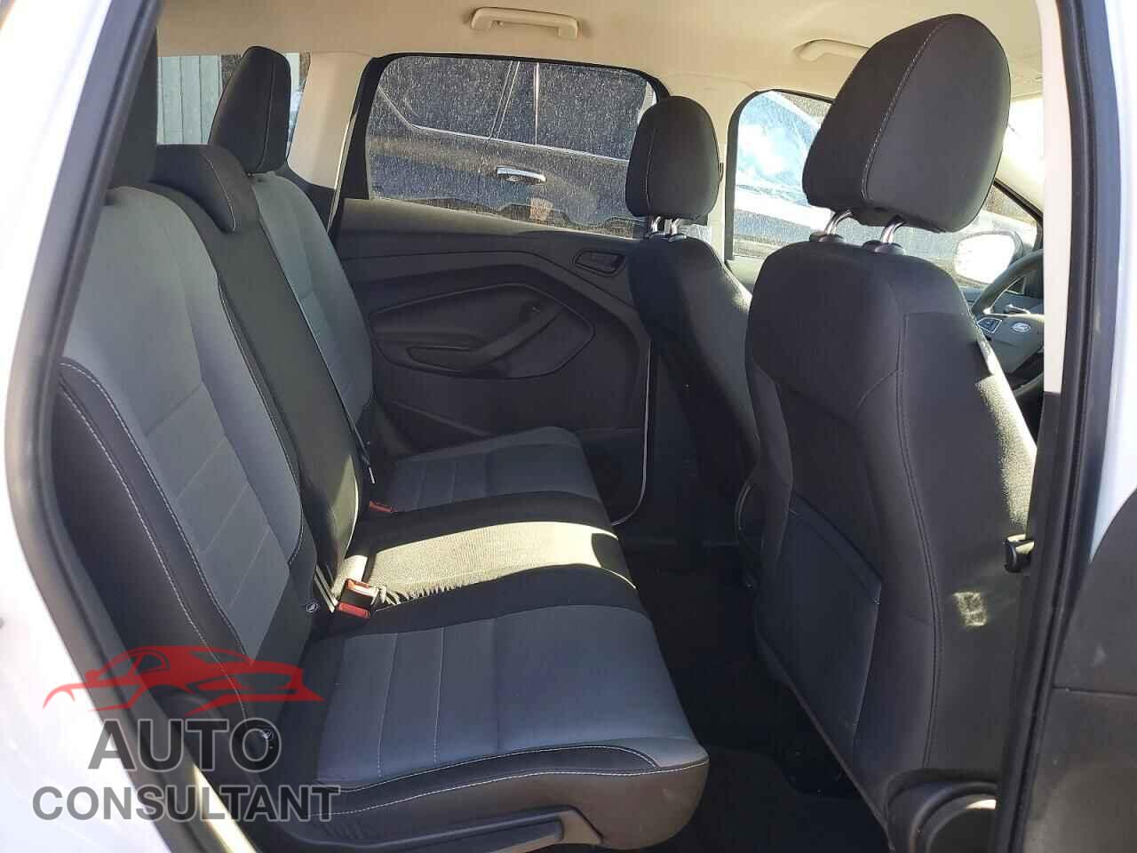 FORD ESCAPE 2017 - 1FMCU0F76HUA41173