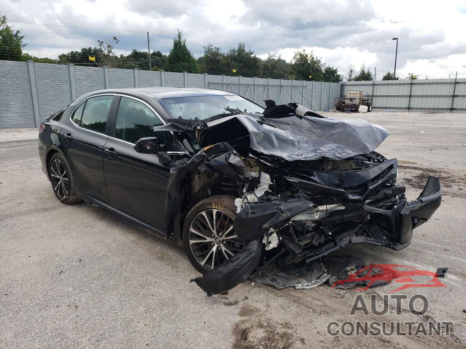 TOYOTA CAMRY 2018 - 4T1B11HK1JU067200