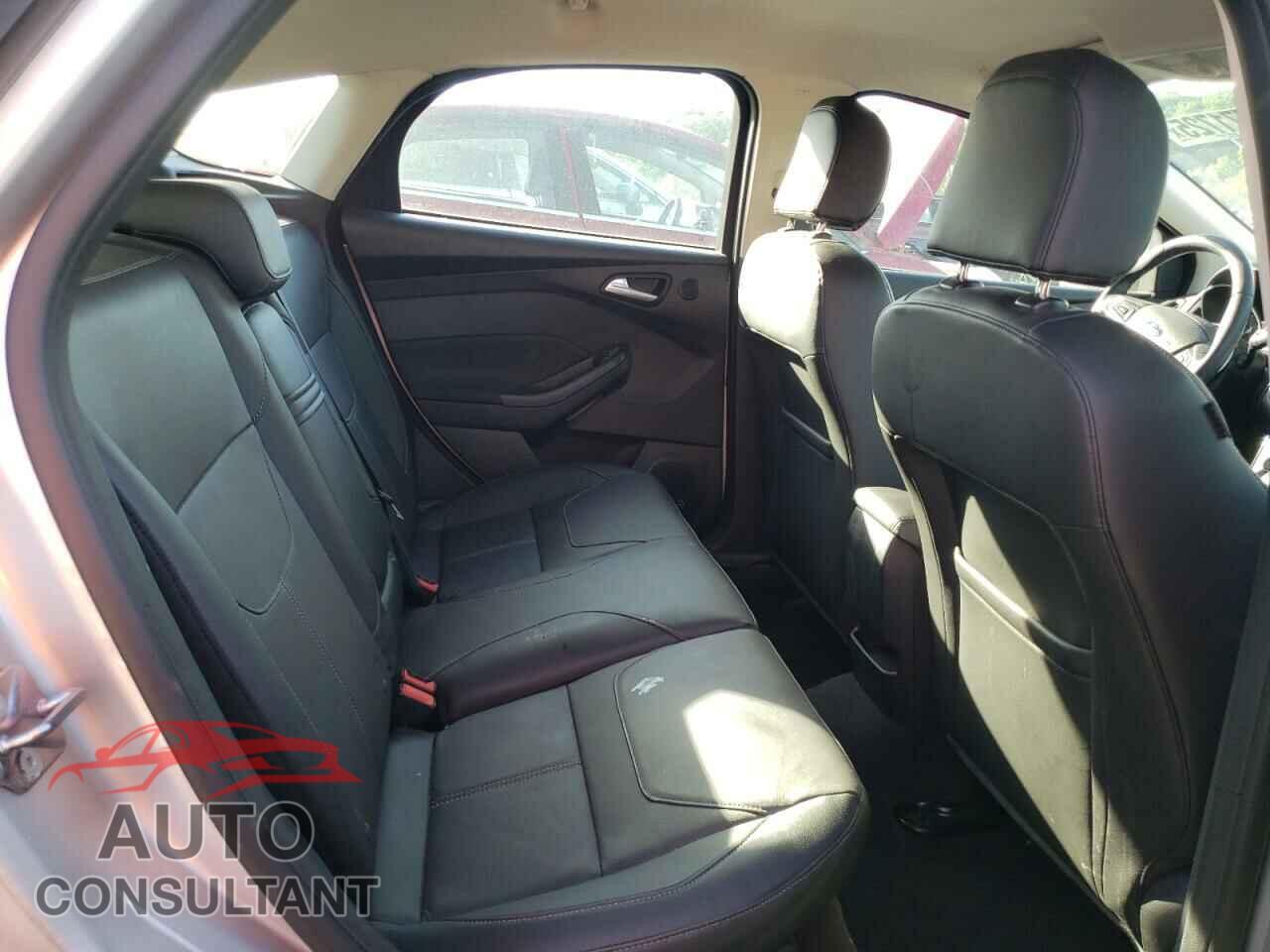 FORD FOCUS 2015 - 1FADP3N29FL227001
