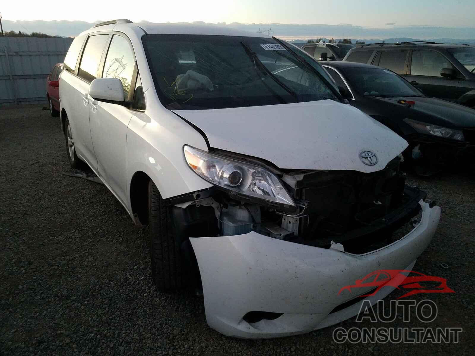 TOYOTA SIENNA 2017 - 5TDKZ3DC6HS829443