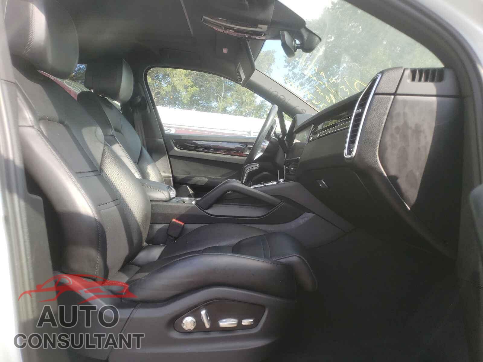 PORSCHE CAYENNE 2020 - WP1AA2AY9LDA03234
