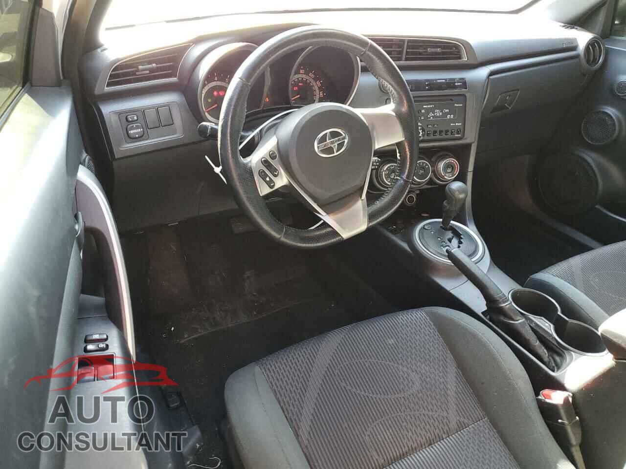 TOYOTA SCION 2012 - JTKJF5C70C3038039