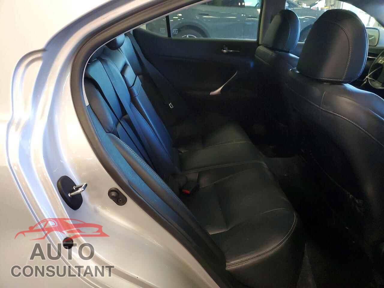 LEXUS IS 2012 - JTHCF5C22C5056100