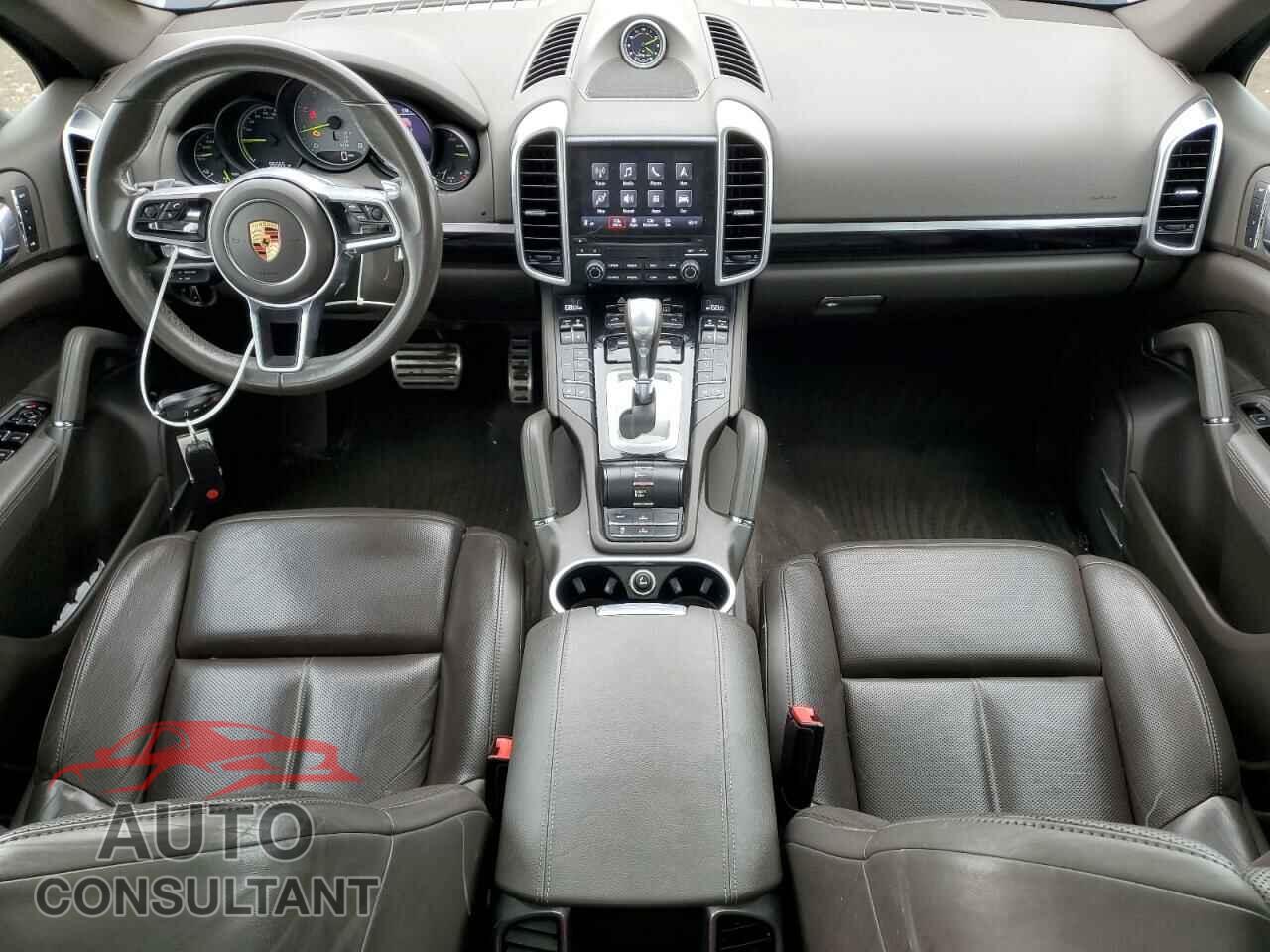 PORSCHE CAYENNE 2017 - WP1AE2A27HLA75174