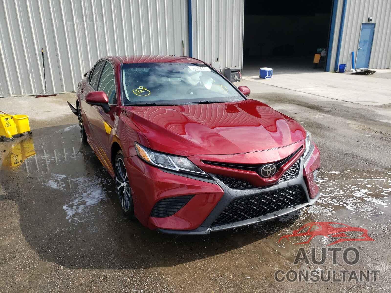 TOYOTA CAMRY 2018 - 4T1B11HK8JU581786