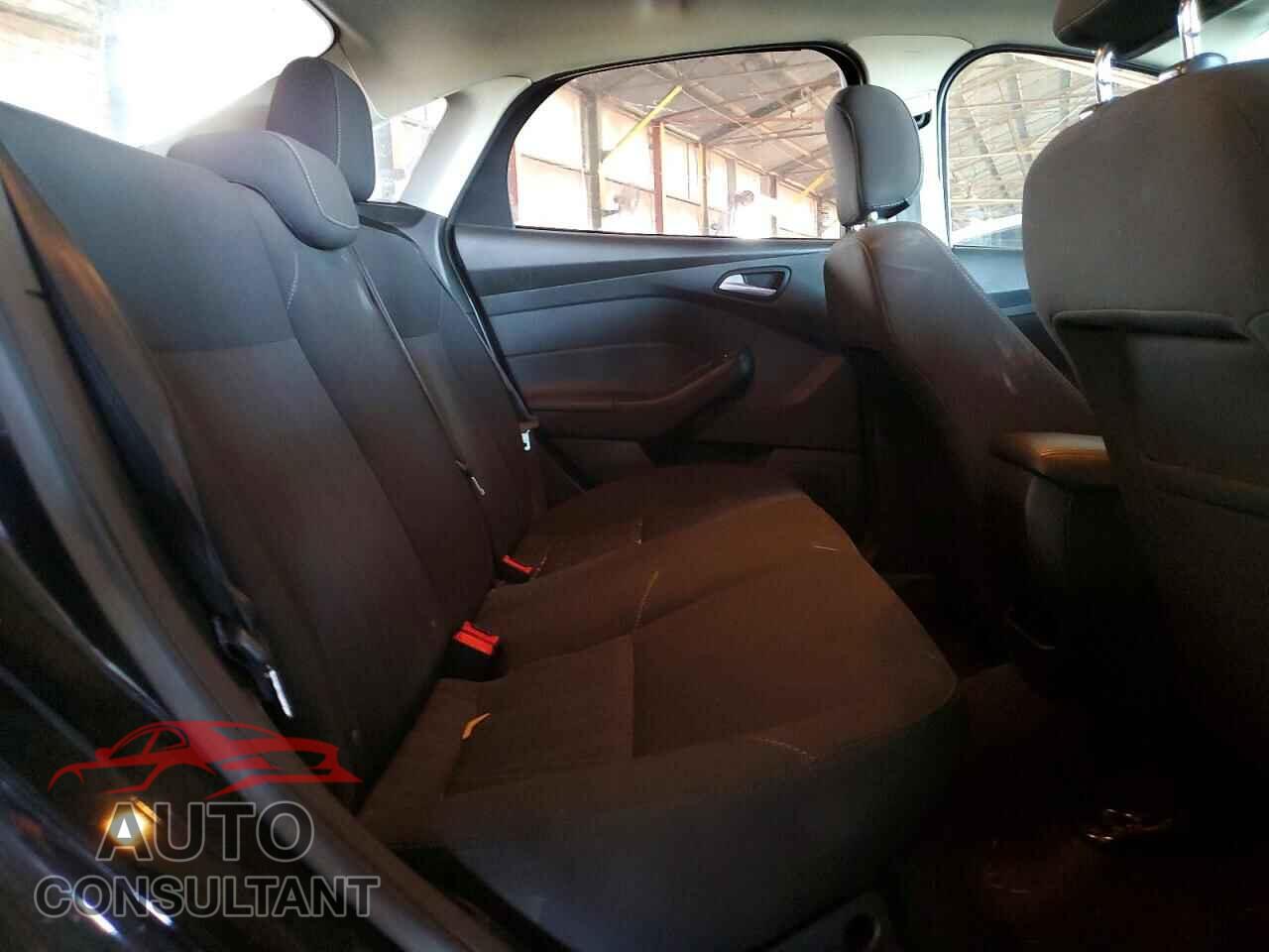 FORD FOCUS 2017 - 1FADP3FEXHL325367