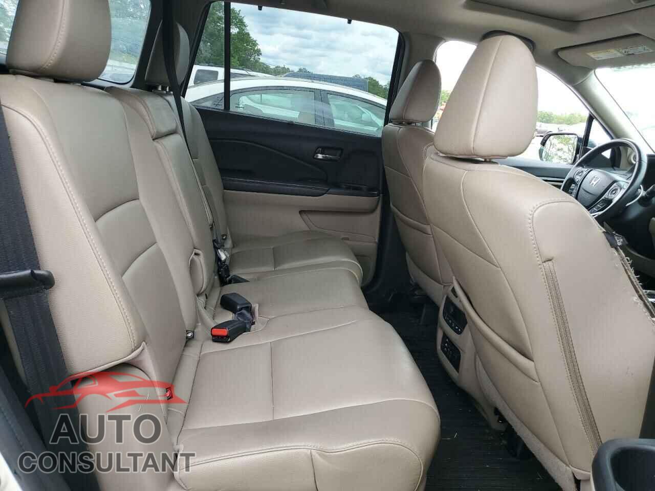 HONDA PILOT 2016 - 5FNYF6H96GB109985