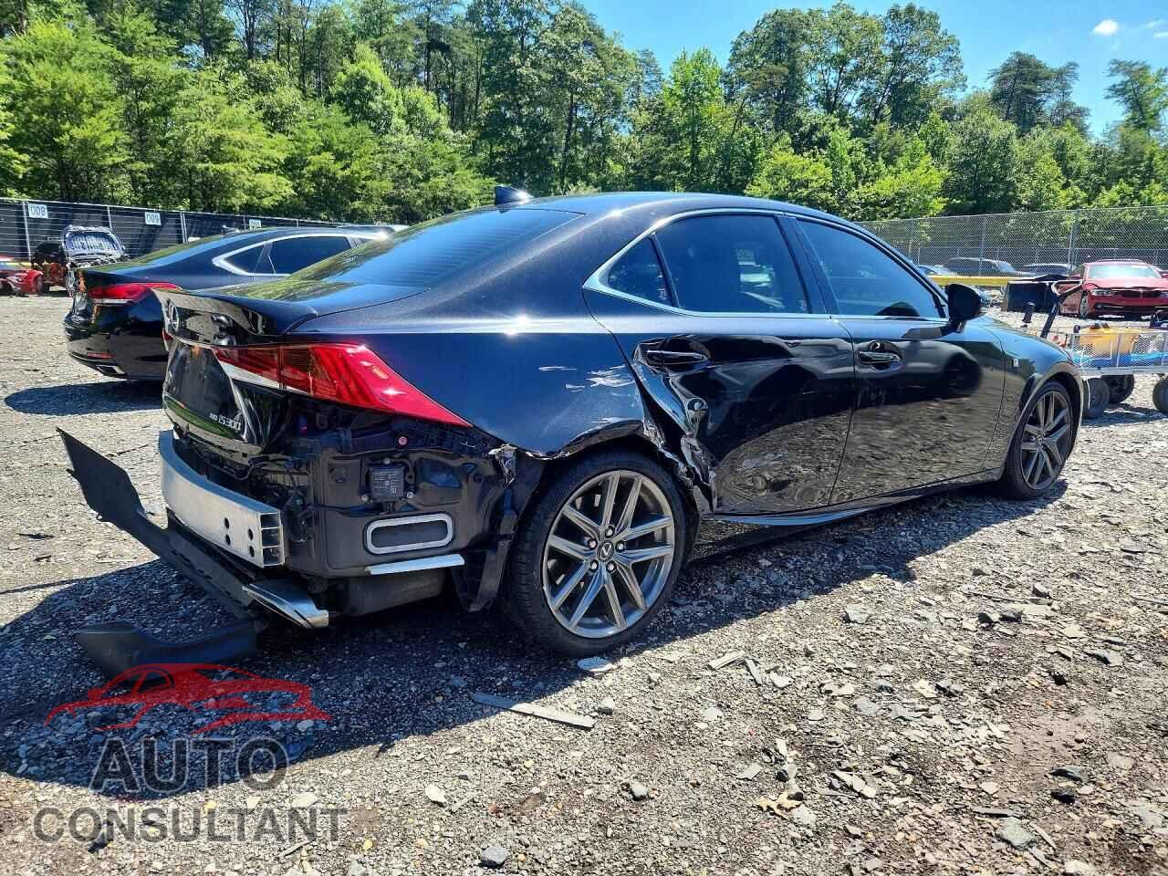 LEXUS IS 2018 - JTHC81D20J5031212