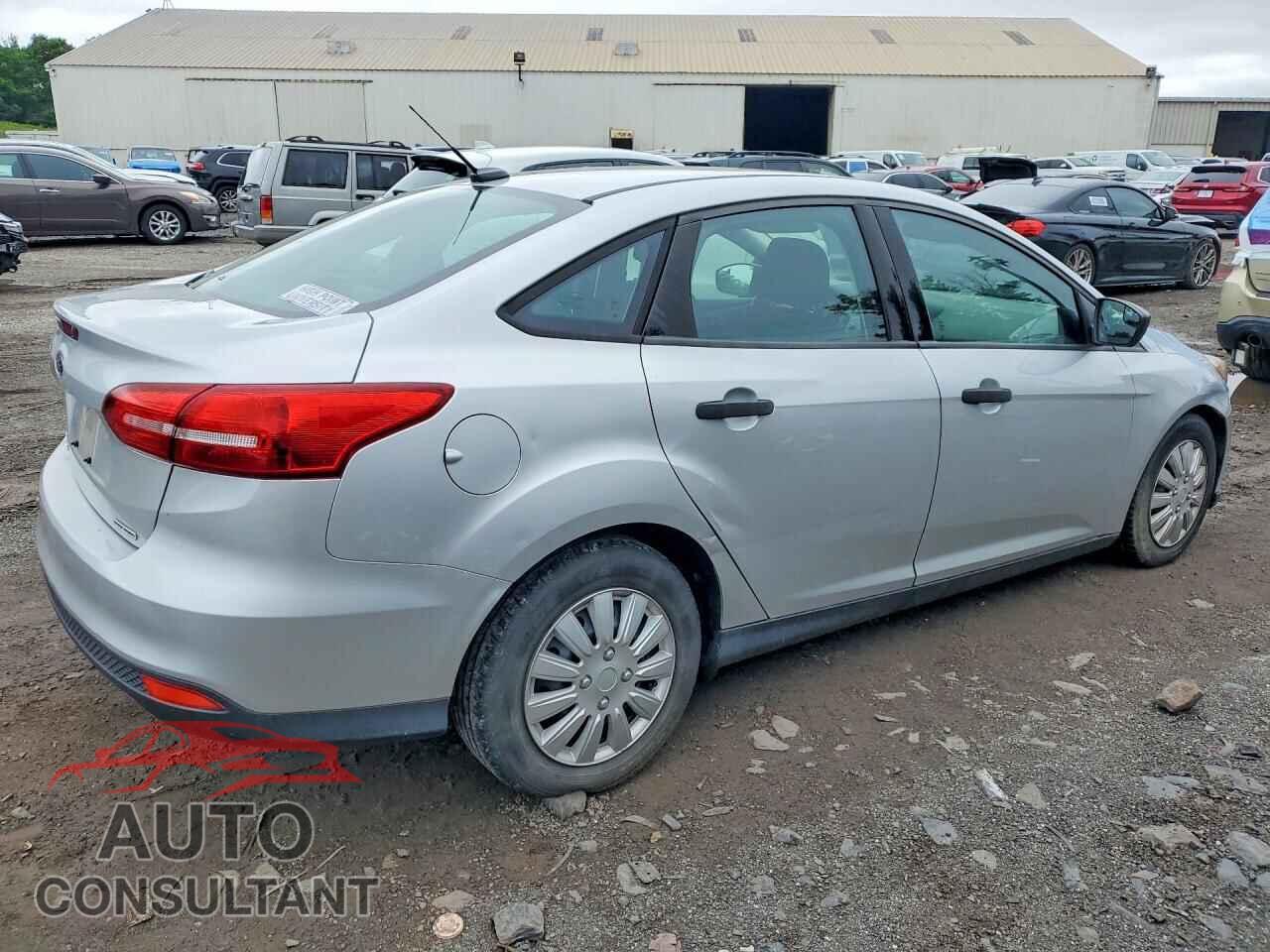 FORD FOCUS 2015 - 1FADP3E22FL253178