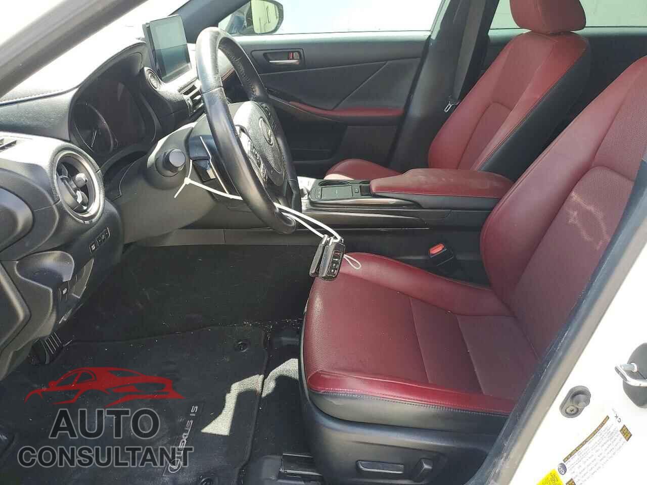 LEXUS IS 2021 - JTHAA1D29M5113343