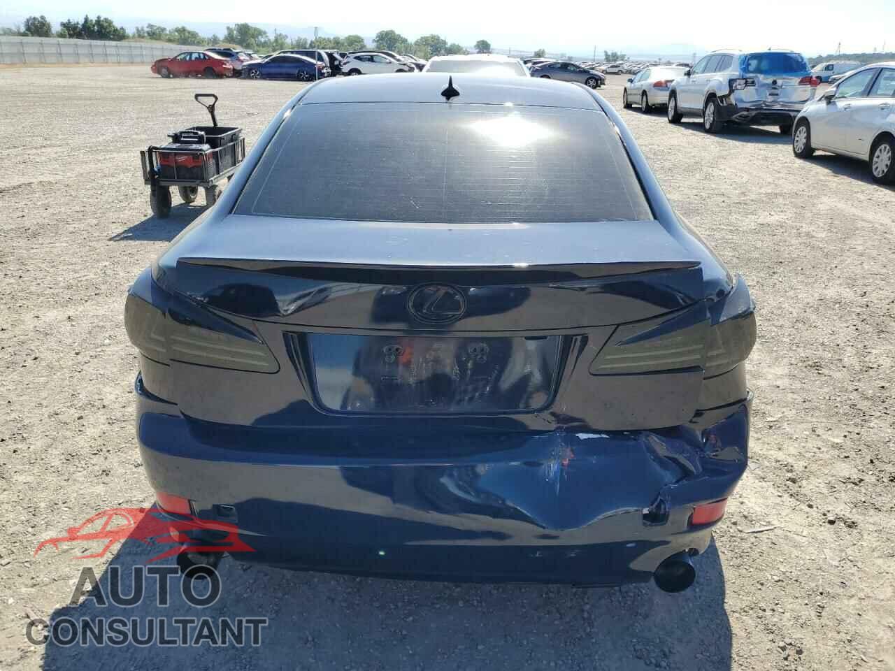 LEXUS IS 2011 - JTHBF5C29B5149755