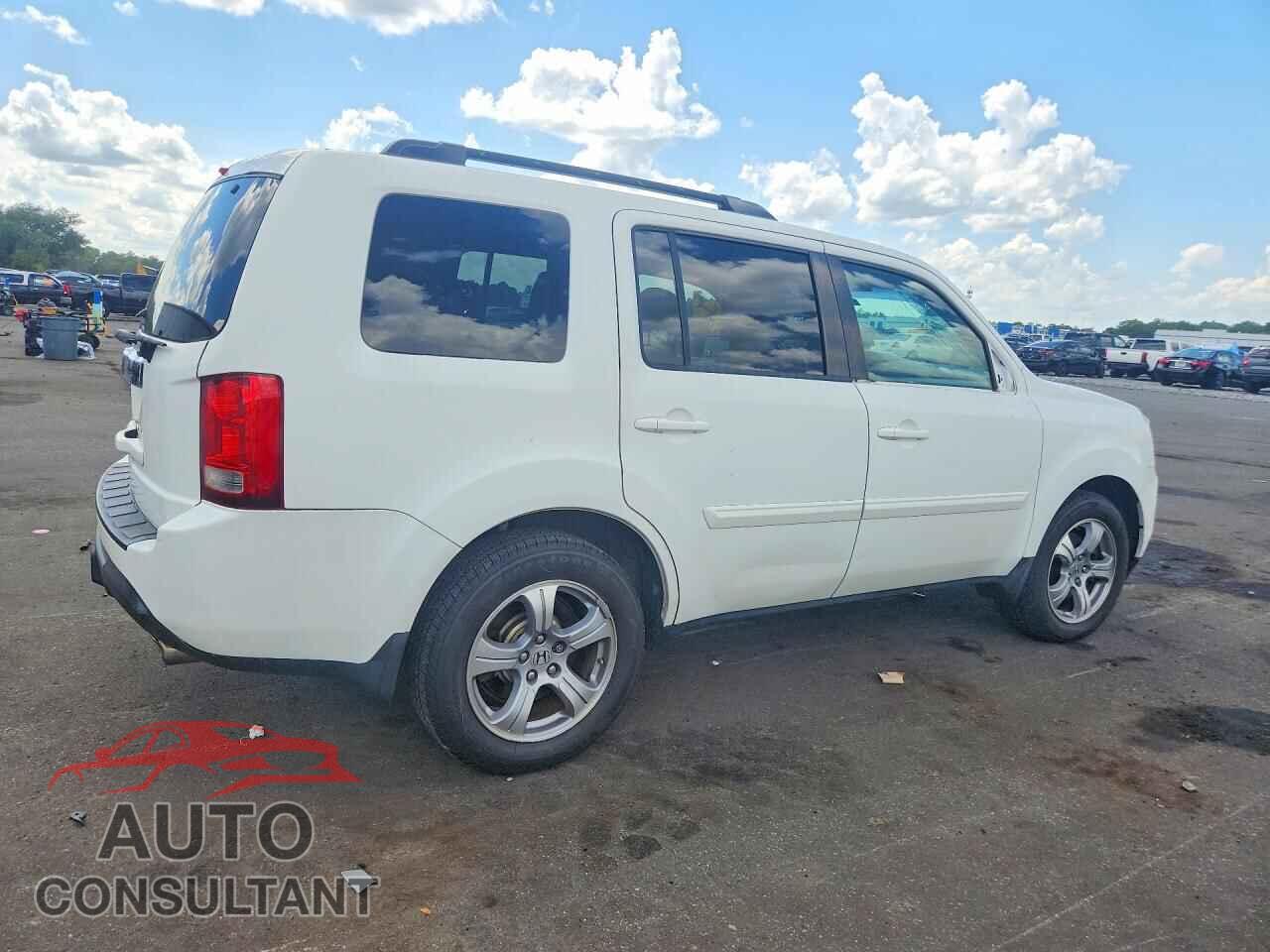 HONDA PILOT 2013 - 5FNYF3H52DB006022