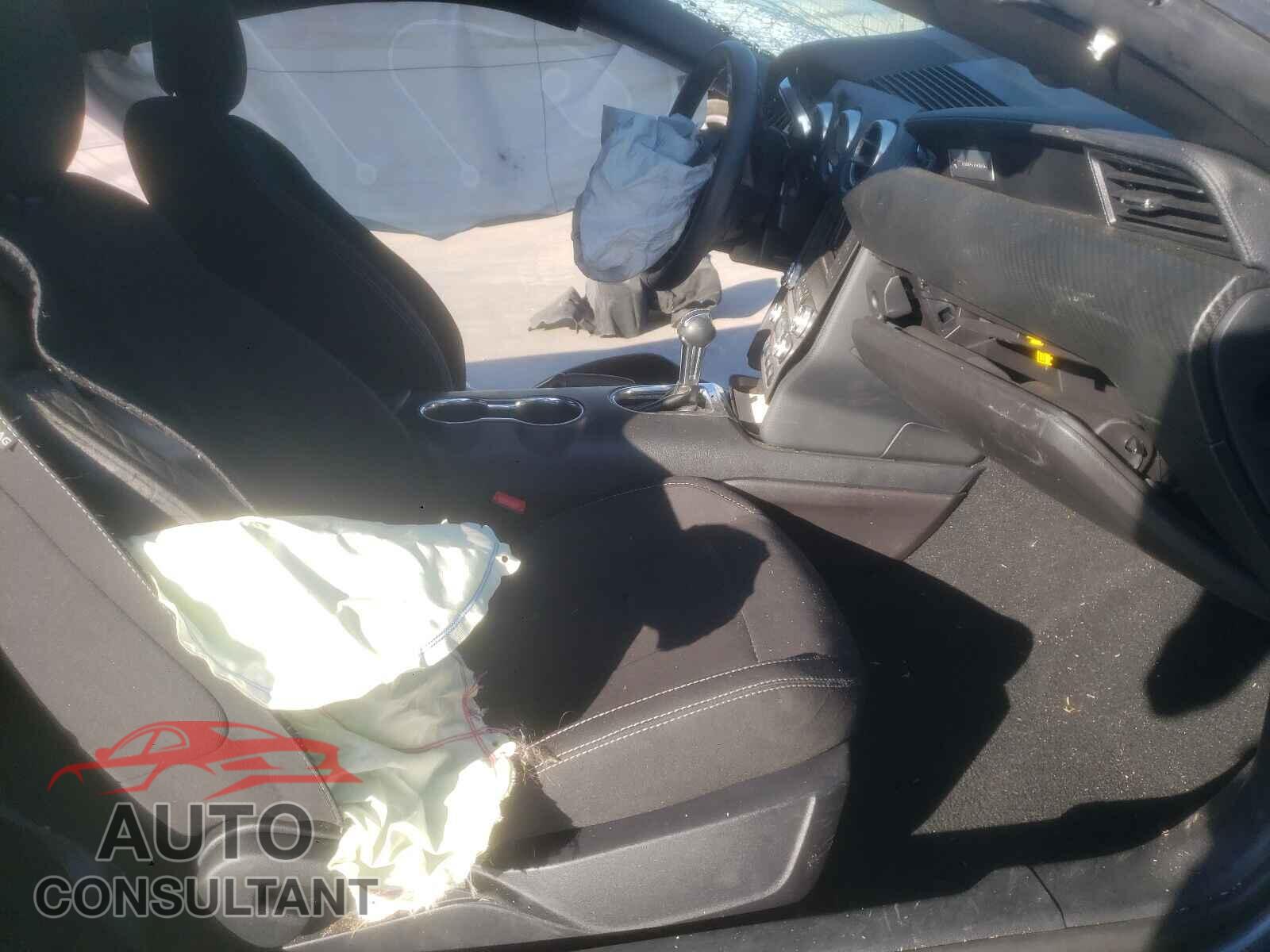 FORD MUSTANG 2019 - 1FA6P8TH2K5180986
