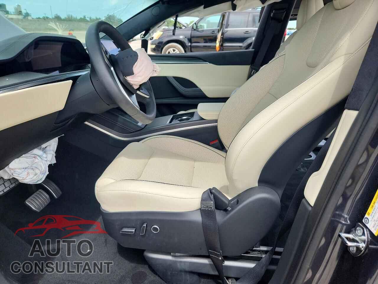 TESLA MODEL X 2024 - 7SAXCBE67RF458537
