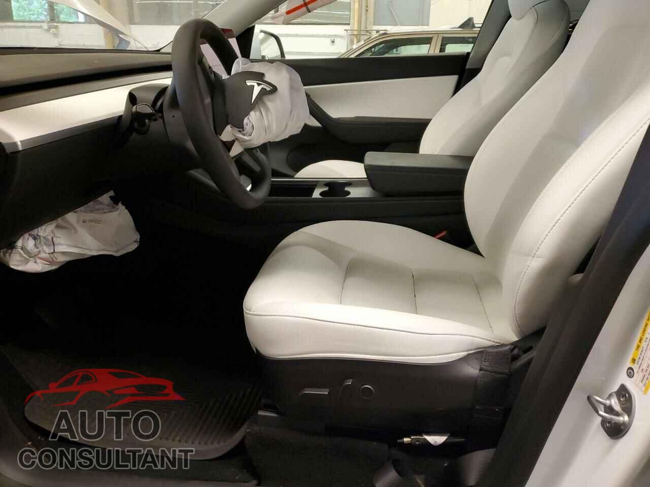 TESLA MODEL Y 2022 - 7SAYGDEE9NF370093