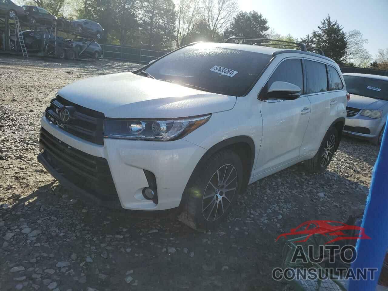 TOYOTA HIGHLANDER 2018 - 5TDJZRFH0JS562216