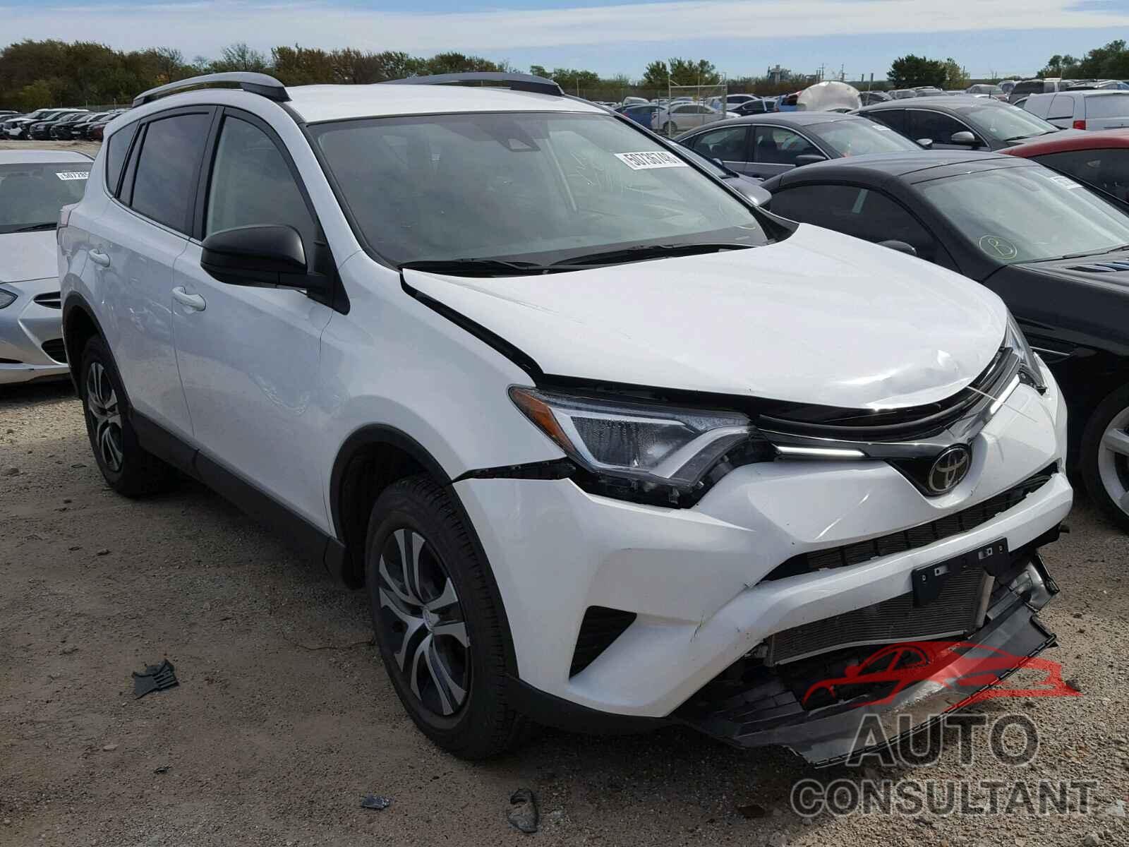 TOYOTA RAV4 LE 2017 - JTMBFREV5HD202157