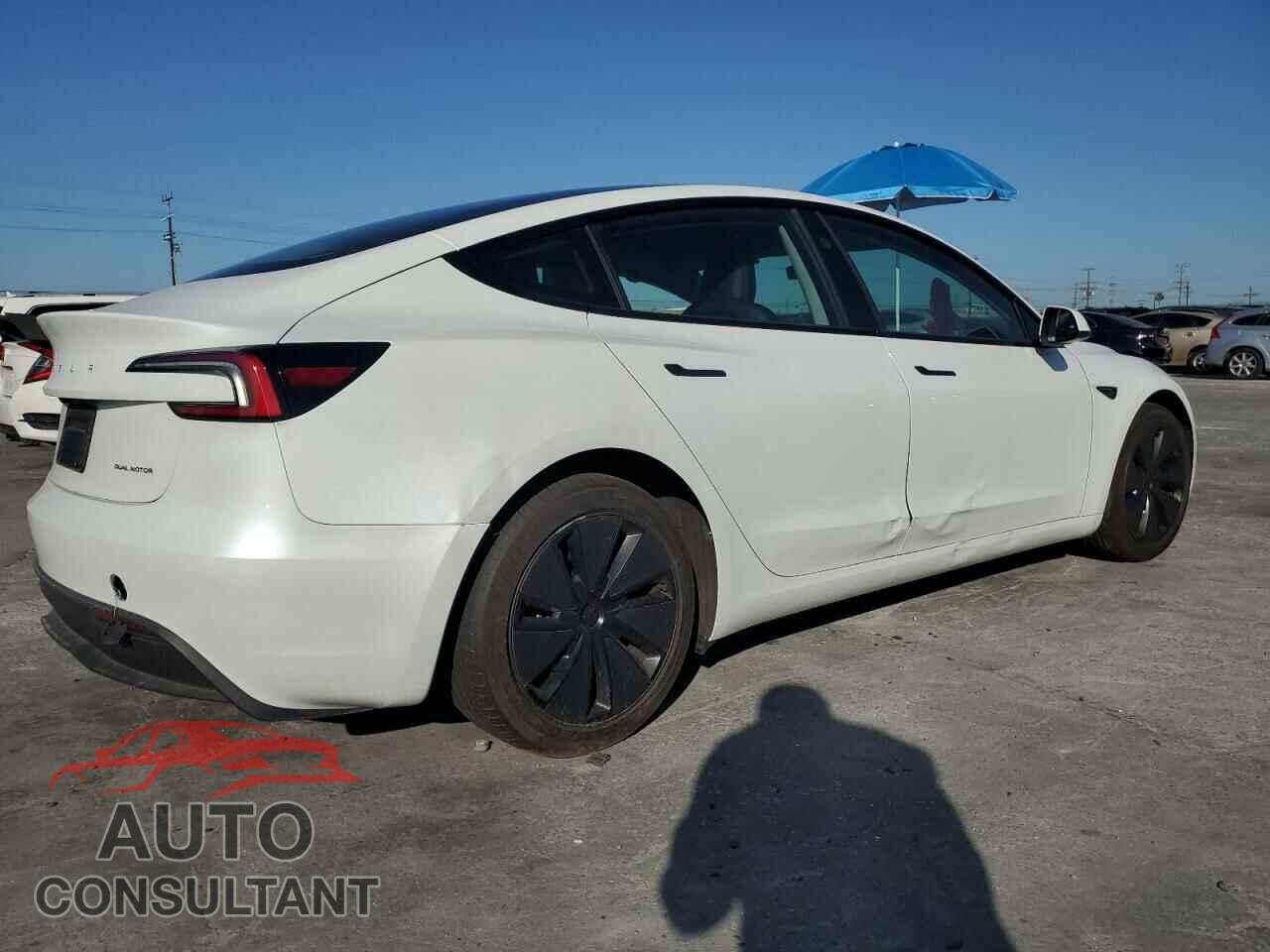 TESLA MODEL 3 2024 - 5YJ3E1EB9RF759355