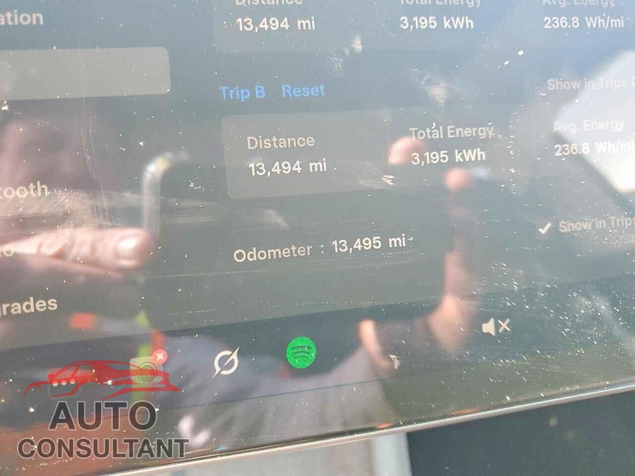 TESLA MODEL 3 2025 - 5YJ3E1EA7SF880124
