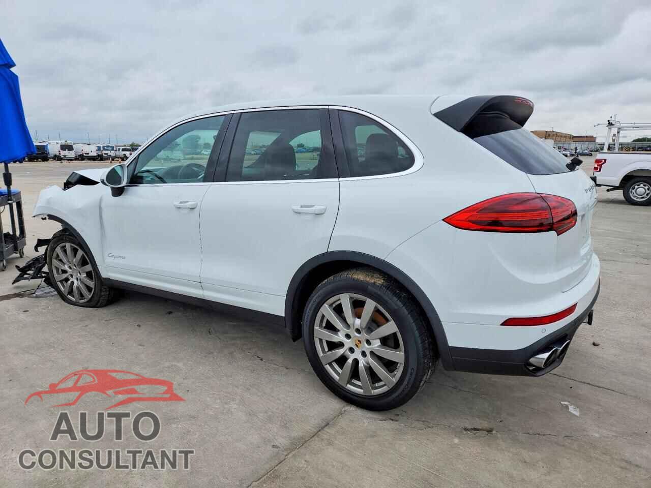PORSCHE CAYENNE 2016 - WP1AA2A22GLA02353