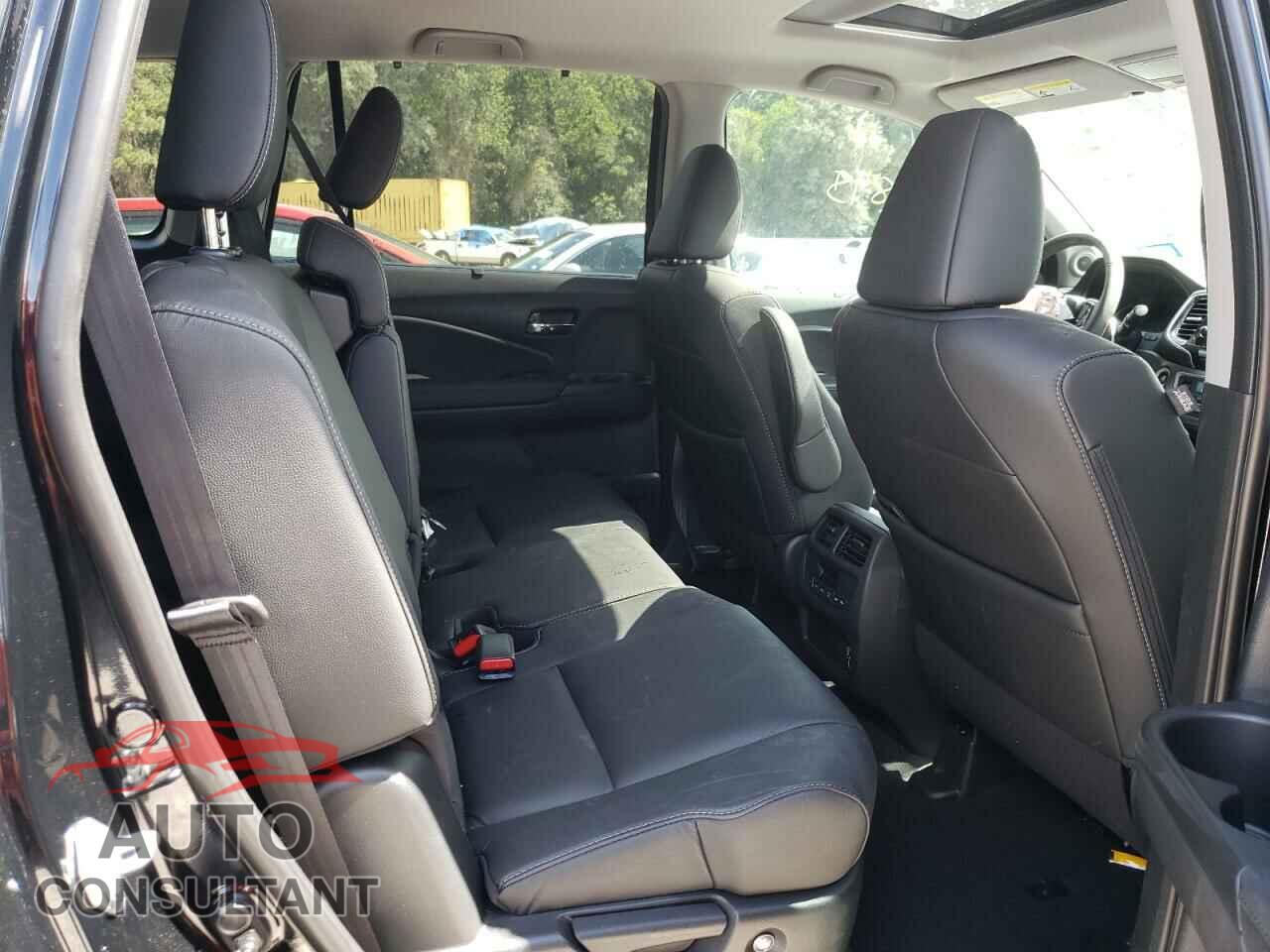 HONDA PILOT 2021 - 5FNYF5H28MB045652