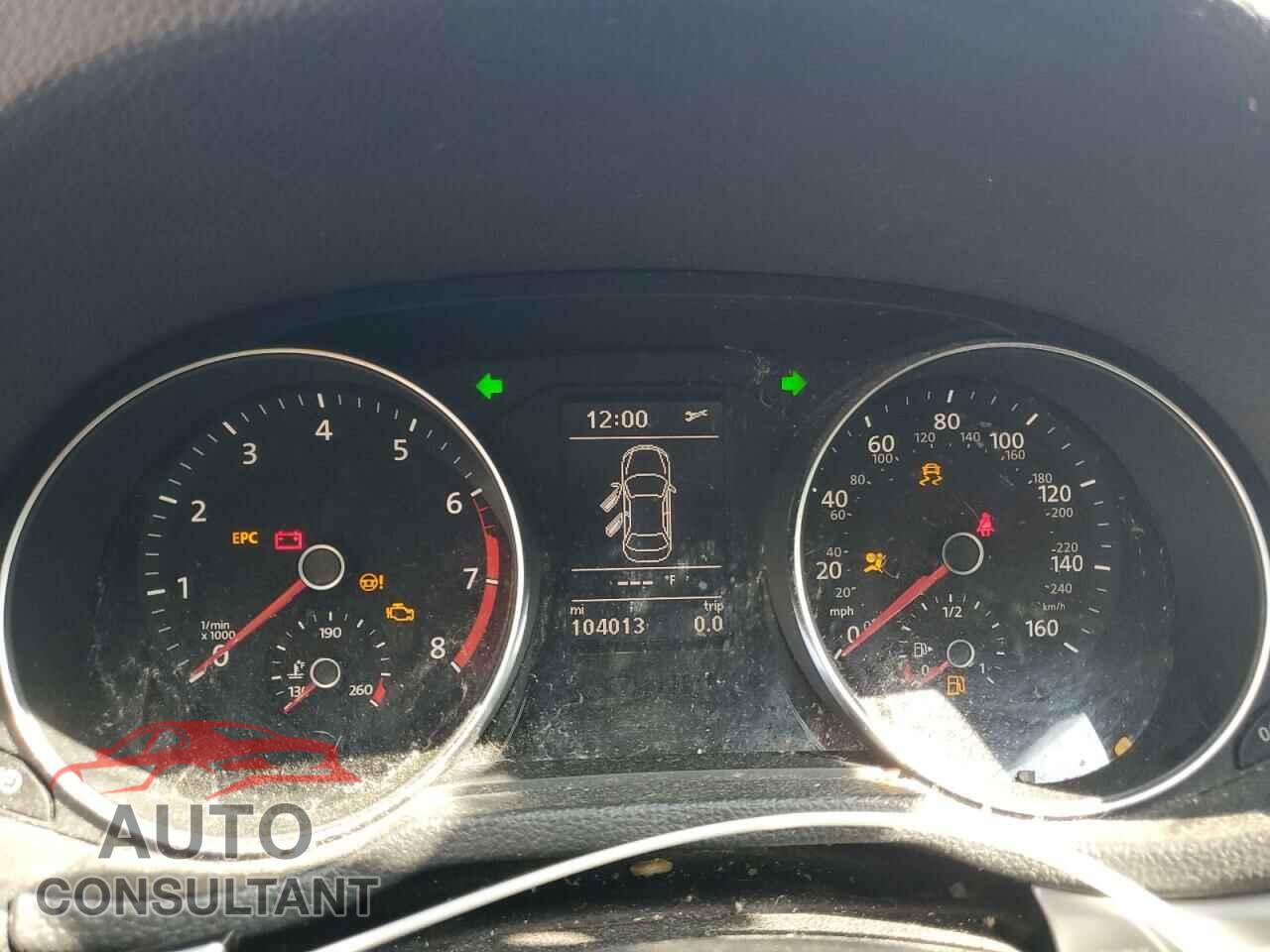 VOLKSWAGEN PASSAT 2017 - 1VWAT7A32HC013658