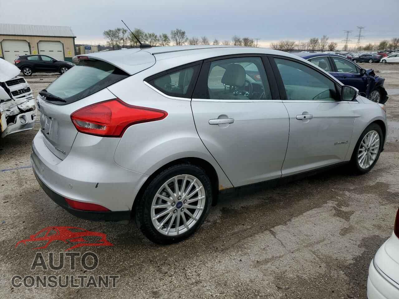 FORD FOCUS 2015 - 1FADP3R44FL234059