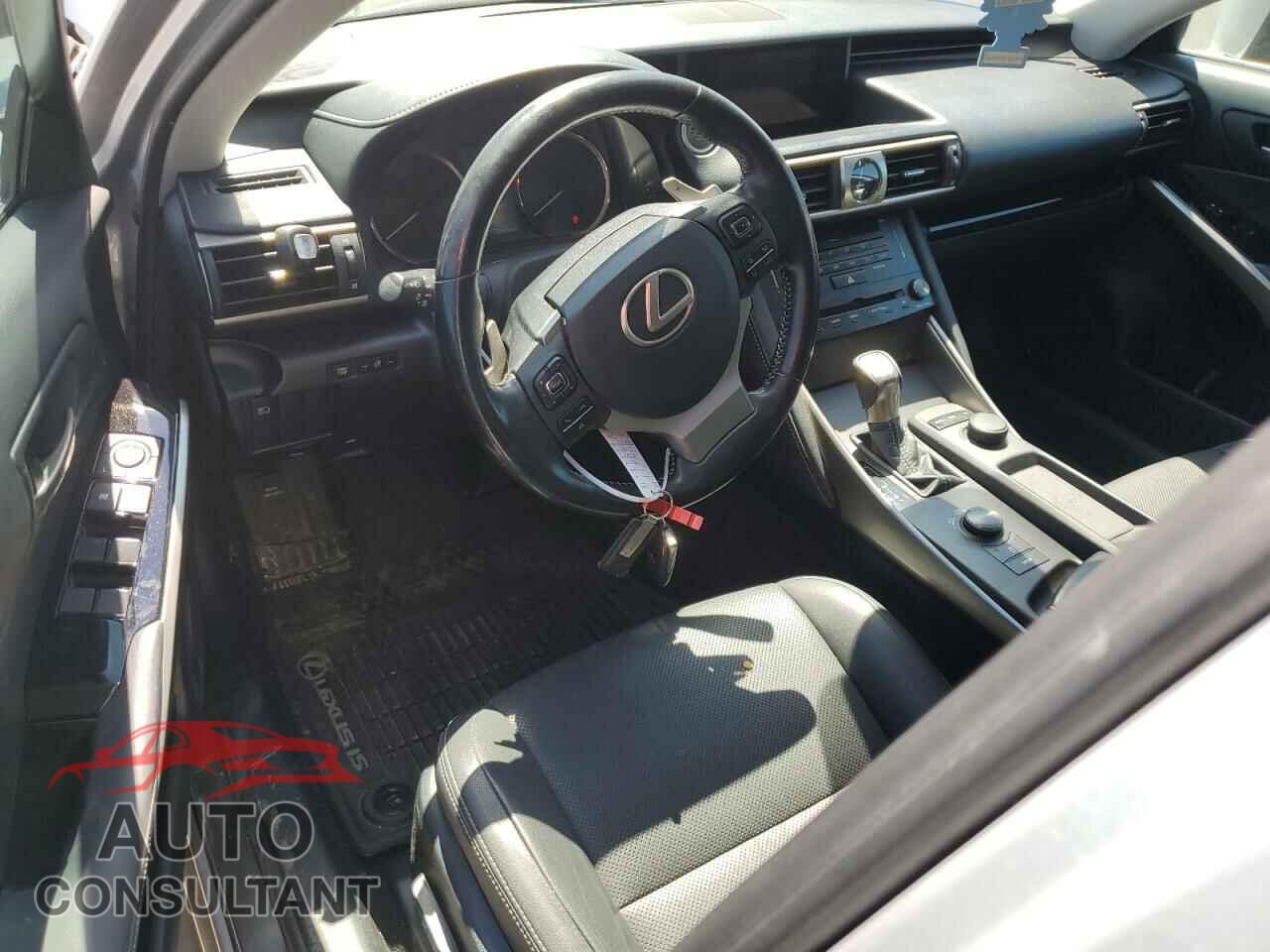 LEXUS IS 2017 - JTHBA1D24H5051716